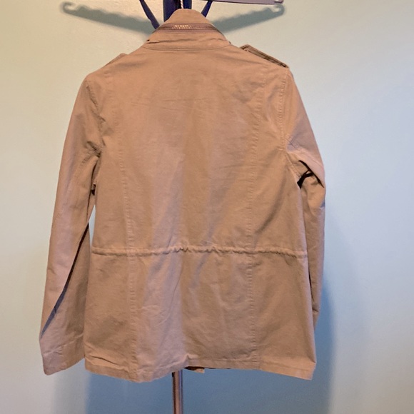 En Crème Women’s Medium Military Style Jacket. Olive Green color. Never worn. - Picture 7 of 10